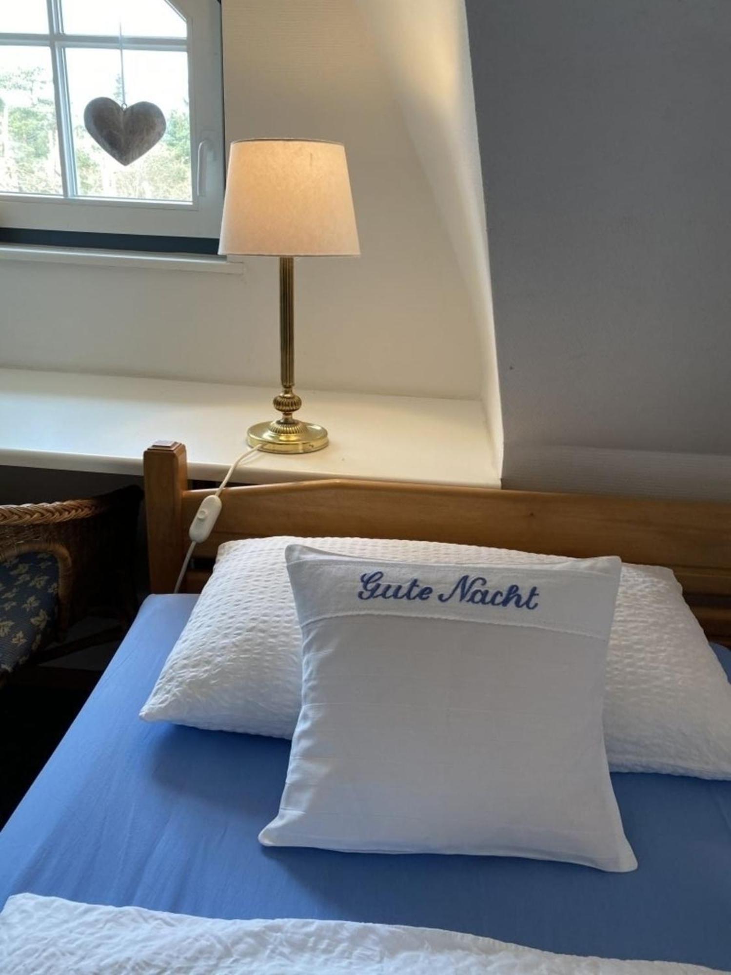 Ferienwohnung Nr 02 Og Spitzboden Born Bagian luar foto